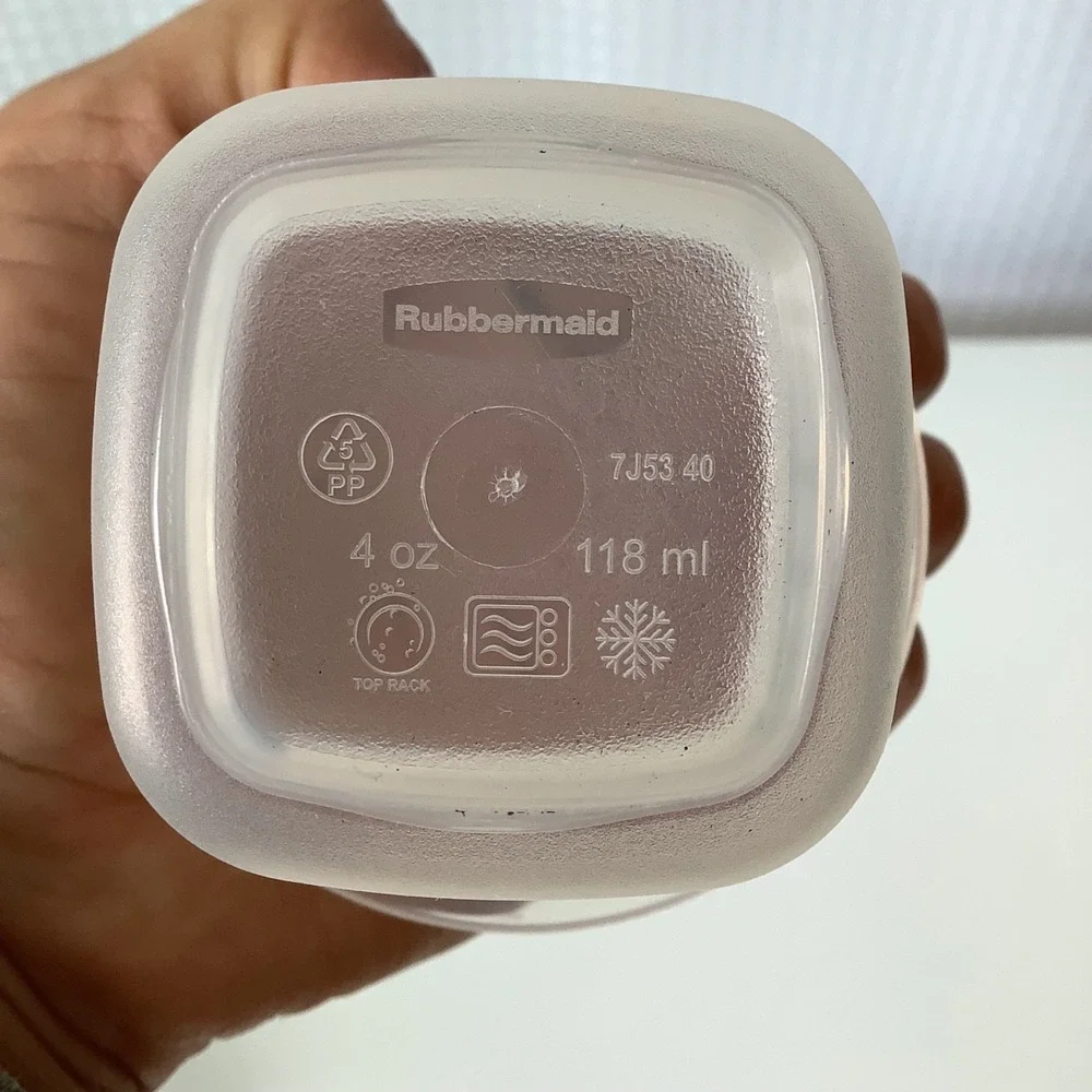 Set of 4 Rubbermaid‎ Premier Square Food Storage Container 4 Ounce w/ Blue Lids